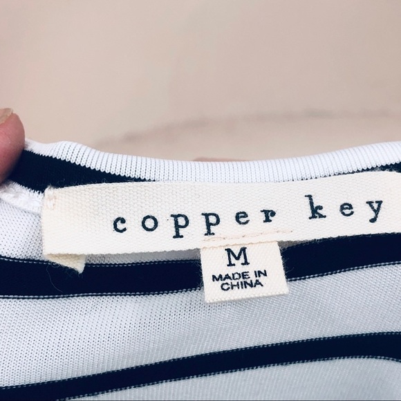 Copper  key women’s black and white top size Med - Picture 7 of 11